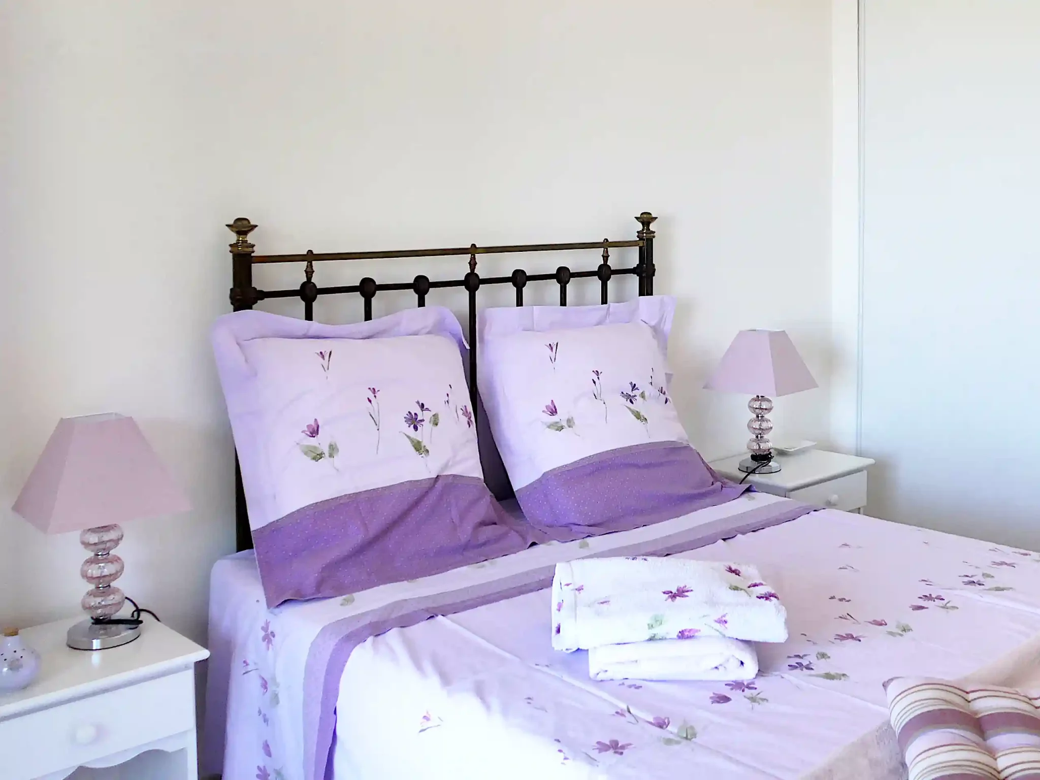 Villa de charme Terre-Brûlée : confort, piscine et calanques Chambre "Lavande_2" parentale