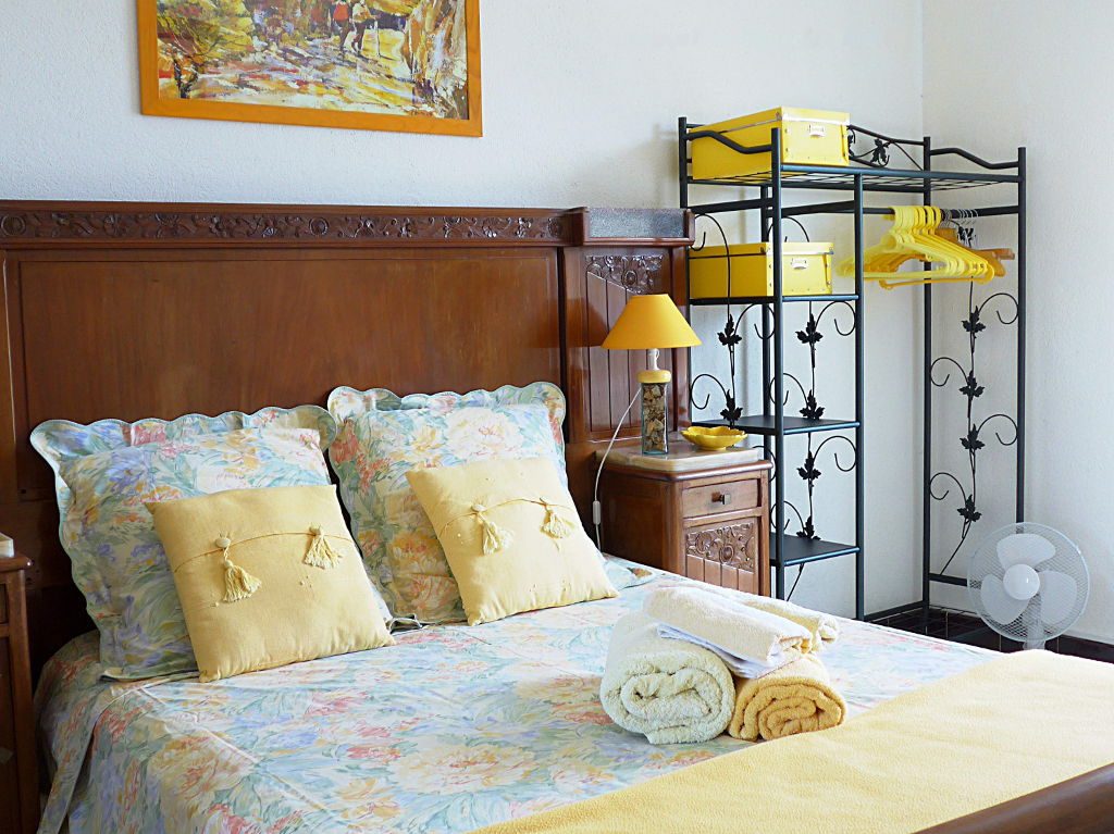 chambre mimosa lit fait