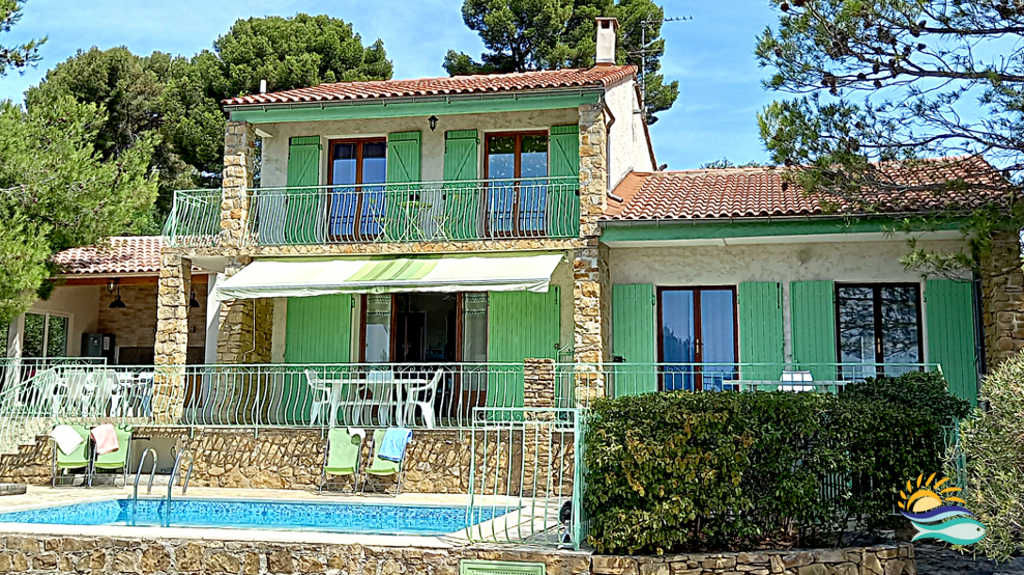 La villa Terre-Brûlée est une villa de charme provençale avec piscine