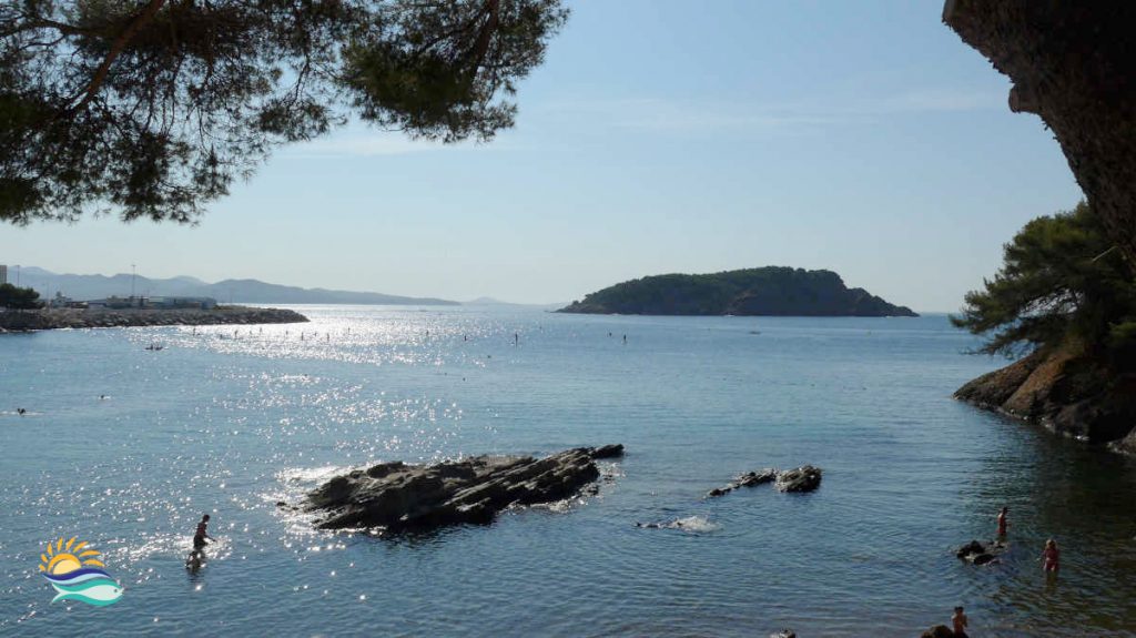 baignade à la plage du Mugel