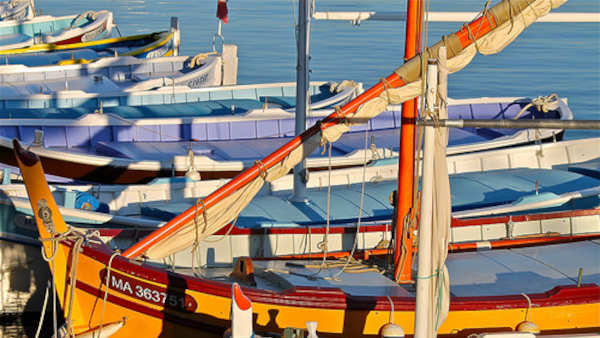 Barques de pêche colorées