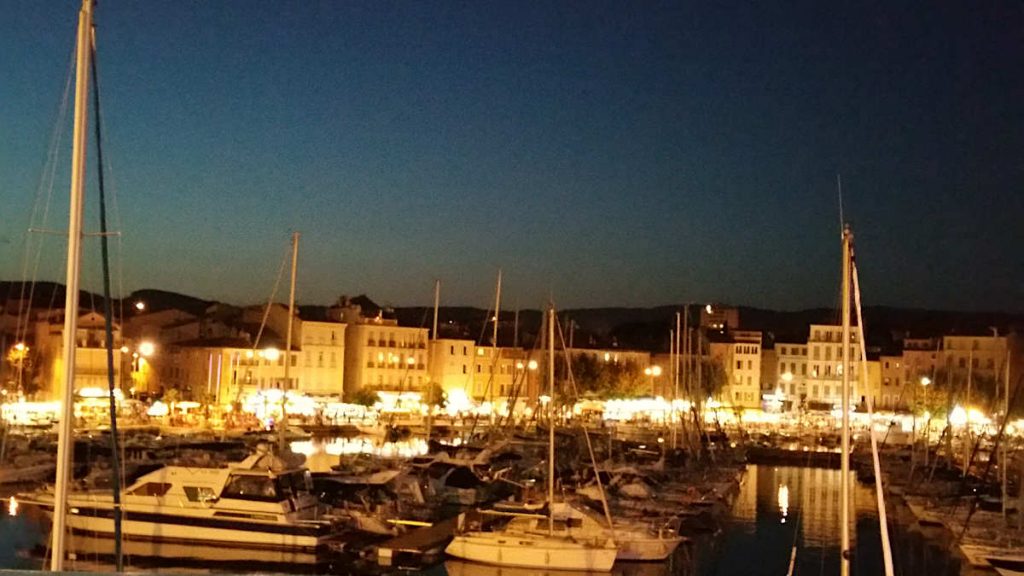 Soir de marché sur le port de La Ciotat