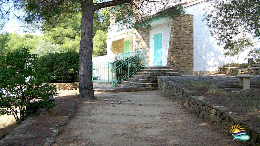 Séjour en Provence : nos conseils pour des vacances réussies jeu de boules de la villa. Les boules sont fournies