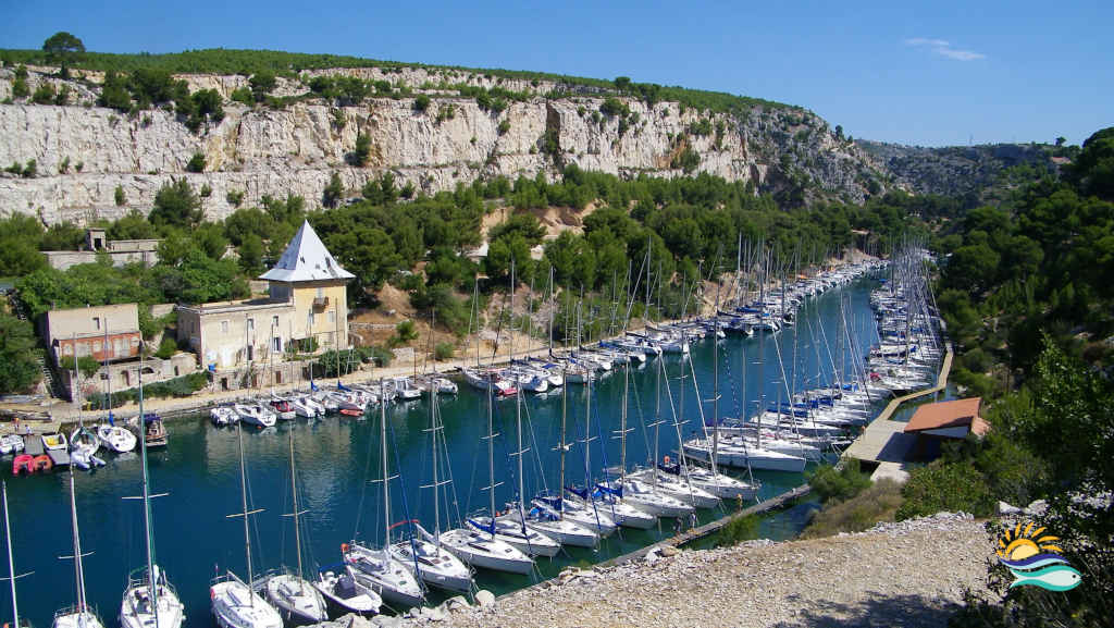 calanque de port Miou et ses alignements de bateaux
