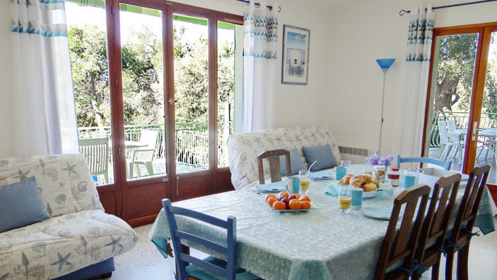 Villa de charme Terre-Brûlée : confort, piscine et calanques villa terre brulee sejour acces terrasses