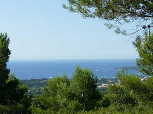 Votre séjour sera riche en activités et en détente... Promenade au départ de la villa vue sur La Ciotat