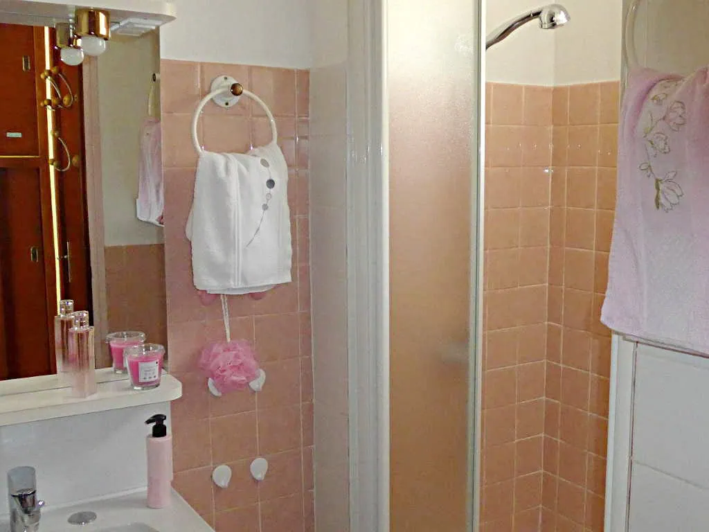 Villa de charme Terre-Brûlée : confort, piscine et calanques Villa Terre Brulee SdB RdC 4 1024x768