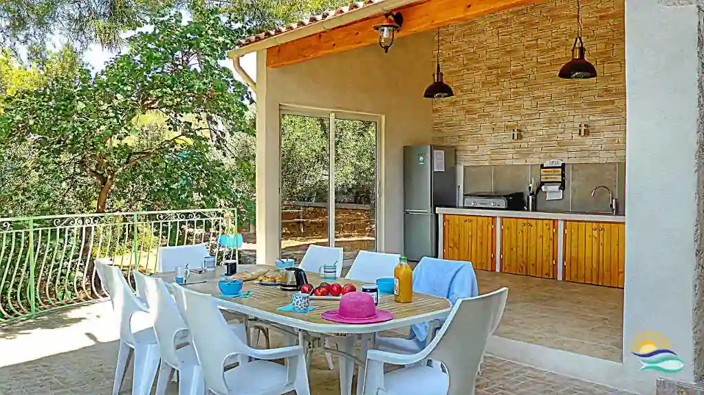 Villa Terre Brulee Cuisine Ete Plancha