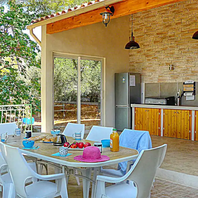 Villa Terre Brulee Pool House Table Petit Dejeuner