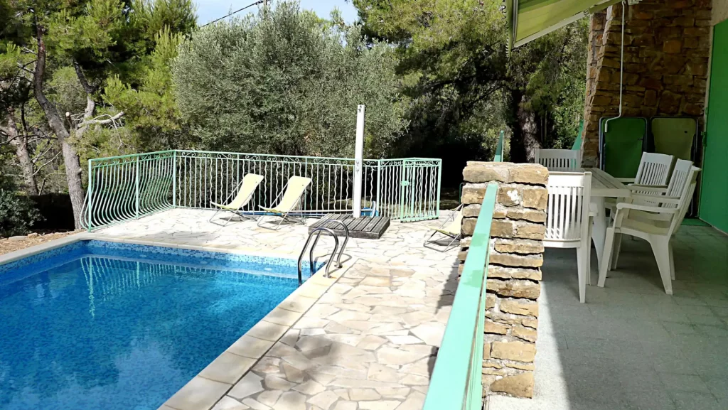 Private swimming pool and terrace at Villa Terre-Brûlée in Ceyreste, Provence